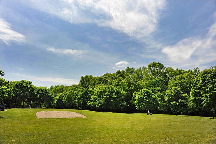 parks close to square one condos Parks Close to Square One Condos mississauga valleys park square one condos